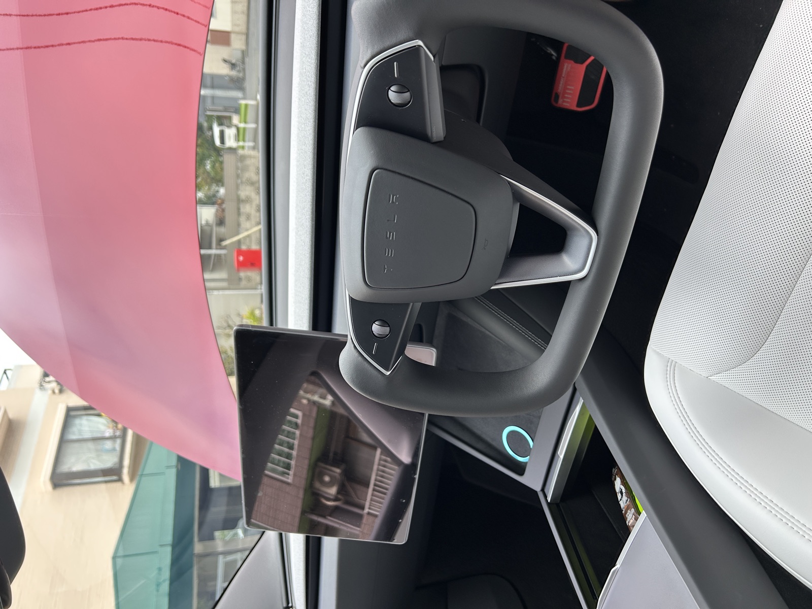 テスラ ヨークステアリング取付の施工実例