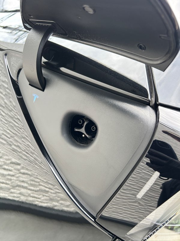 EVの給電口